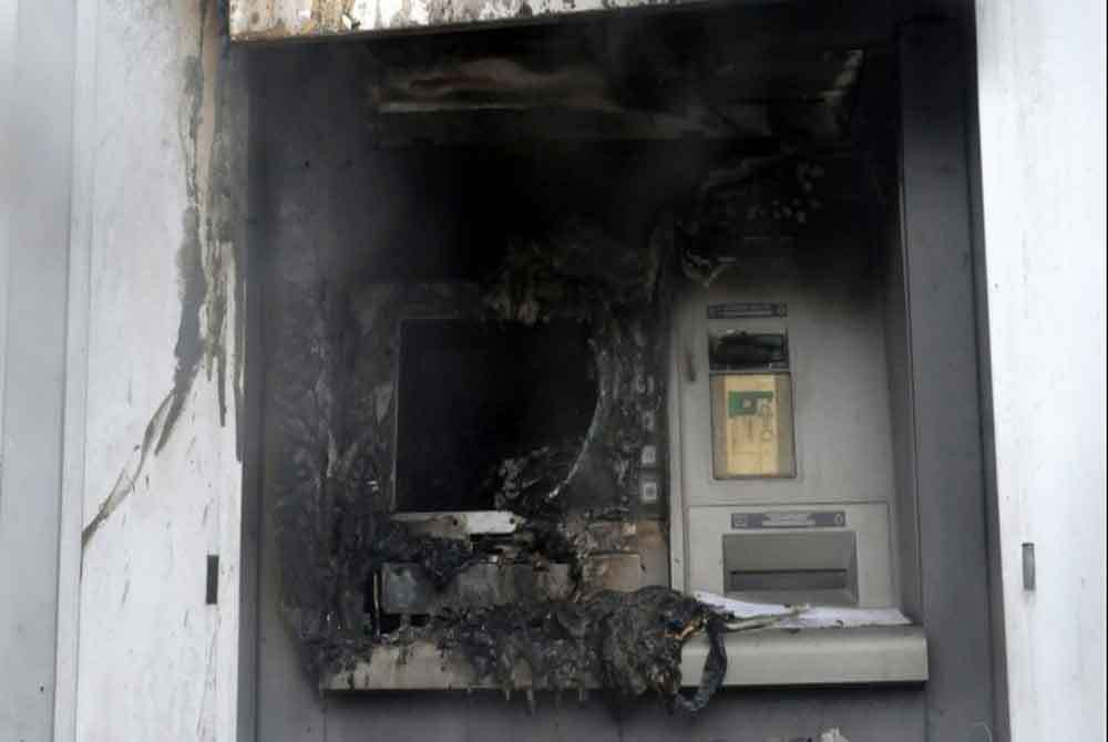 Ζάκυνθος: Ανατίναξαν ΑΤΜ έξω από σούπερ μάρκετ